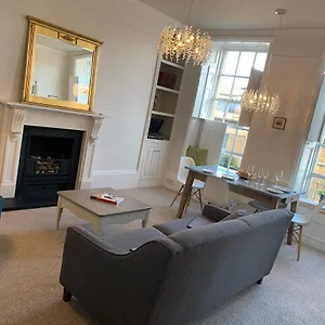 https://bijoux-central-bath-period-apartment-and-parking.tophotelsbath.com