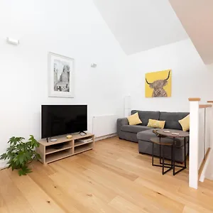 https://edinburgh-modern-3-storey-3-bedroom-city-apartment.edinburghhotelsuk.org